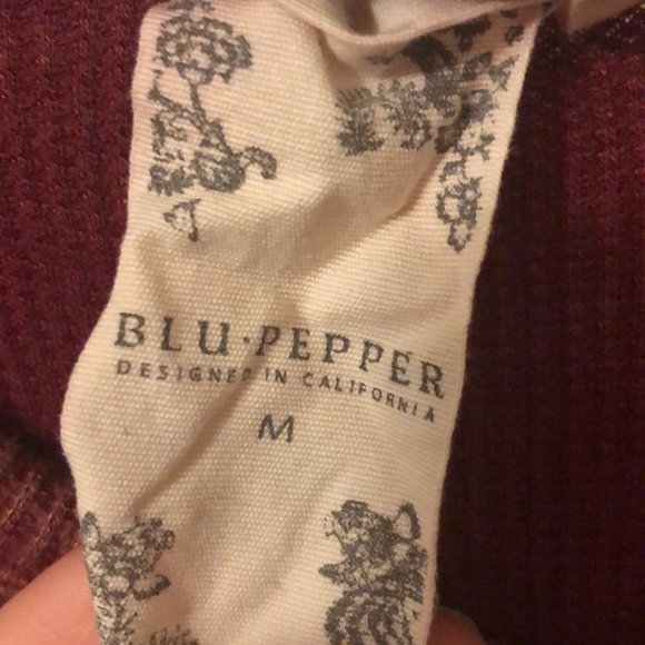 Boho, cold shoulder top! - Picture 3 of 3